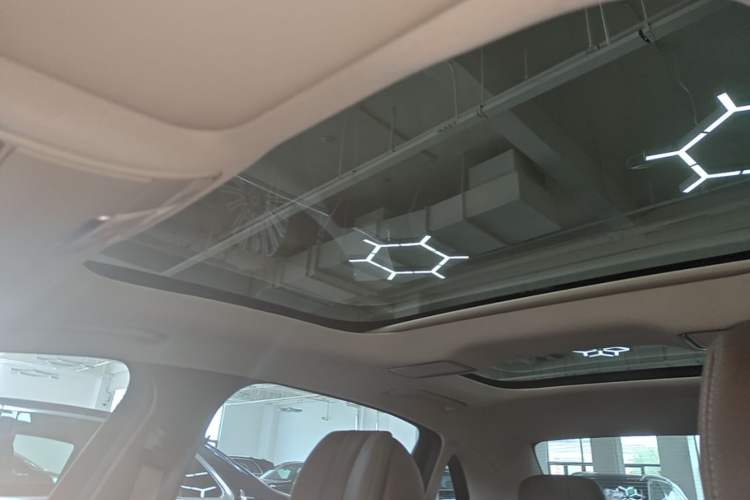 Used Mercedes-Benz E-Class 2023 Facelift E 260 L Headliner