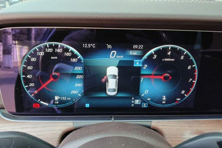 Used Mercedes-Benz E-Class 2023 Updated E 300 L Fashion Edition Instrument Cluster