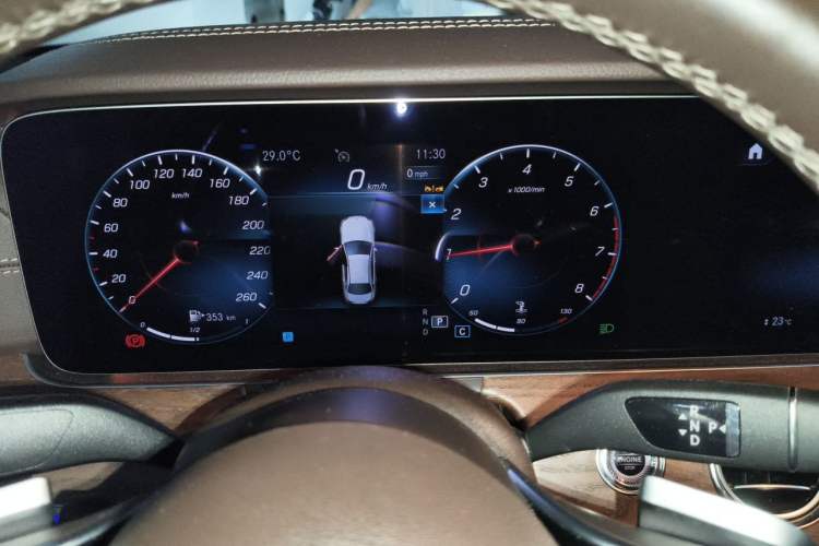 Used Mercedes-Benz E-Class 2023 Updated E 300 L Fashion Edition Instrument Cluster