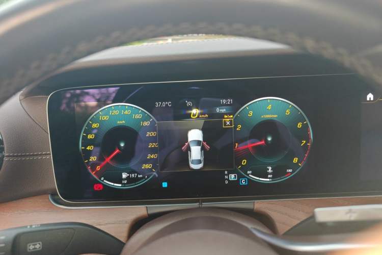 Used Mercedes-Benz E-Class 2023 Updated E 300 L Luxury Edition Instrument Cluster