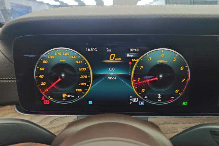 Used Mercedes-Benz E-Class 2023 Updated E 300 L Fashion Edition Instrument Cluster