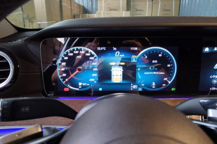 Used Mercedes-Benz E-Class 2023 Updated E 300 L Luxury Edition Instrument Cluster