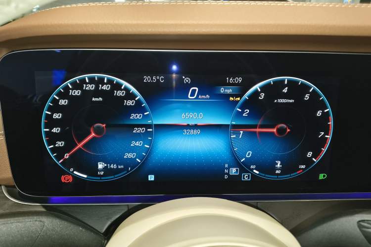 Used Mercedes-Benz E-Class 2023 Updated E 300 L Fashion Edition Instrument Cluster