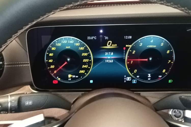 Used Mercedes-Benz E-Class 2023 Updated E 300 L Fashion Edition Instrument Cluster