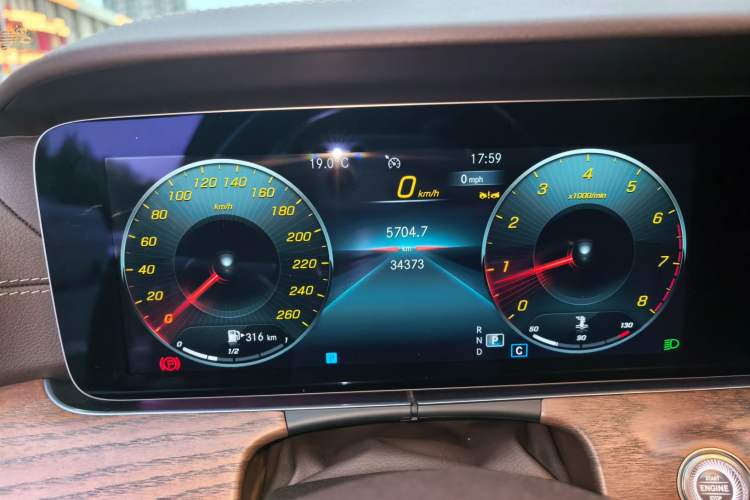 Used Mercedes-Benz E-Class 2023 E 260 L Instrument Cluster
