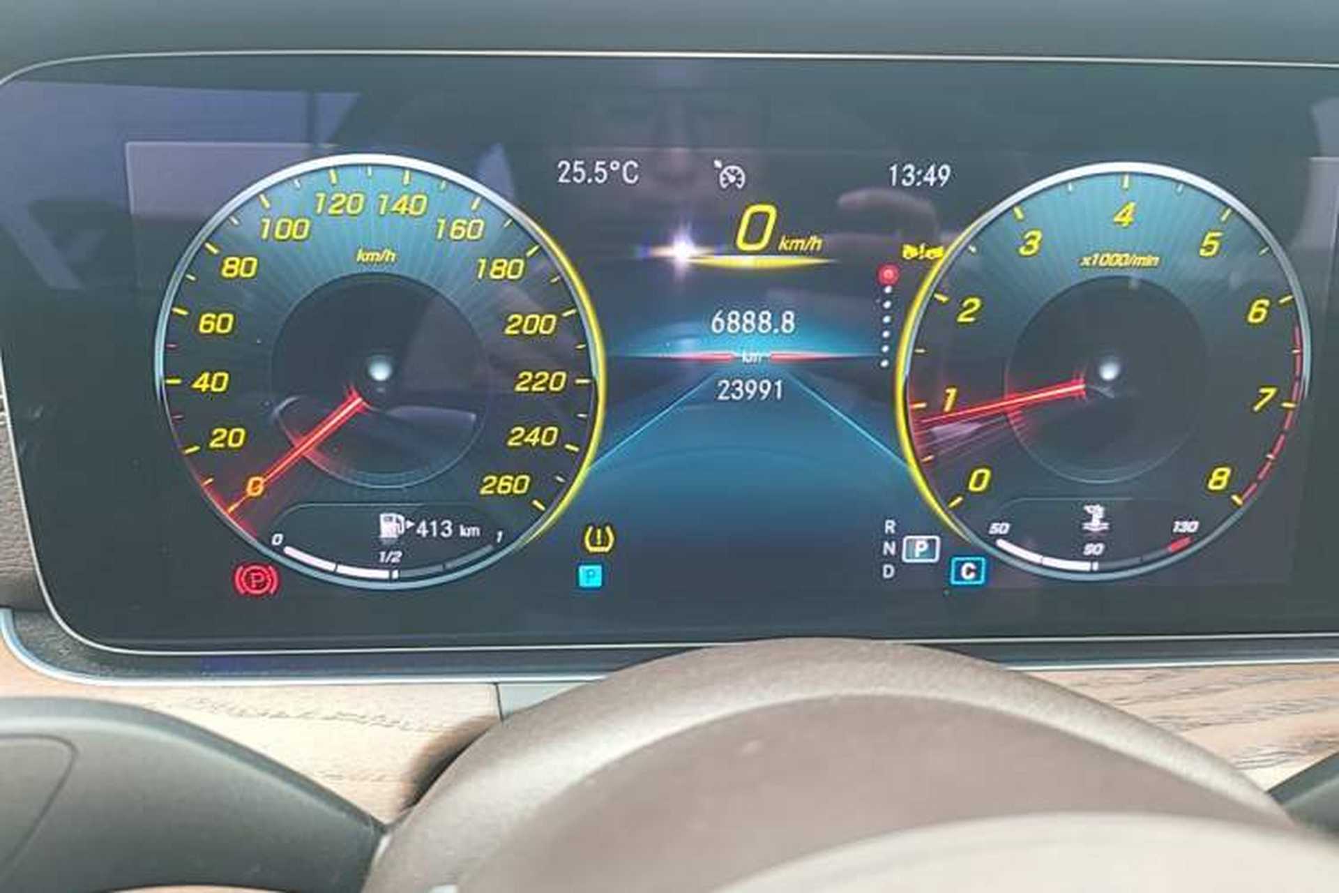 Used Mercedes-Benz E-Class 2023 Updated E 300 L Fashion Edition Instrument Cluster