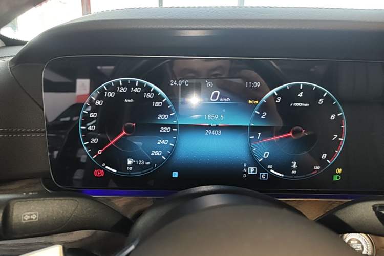 Used Mercedes-Benz E-Class 2023 Updated E 300 L Fashion Edition Instrument Cluster