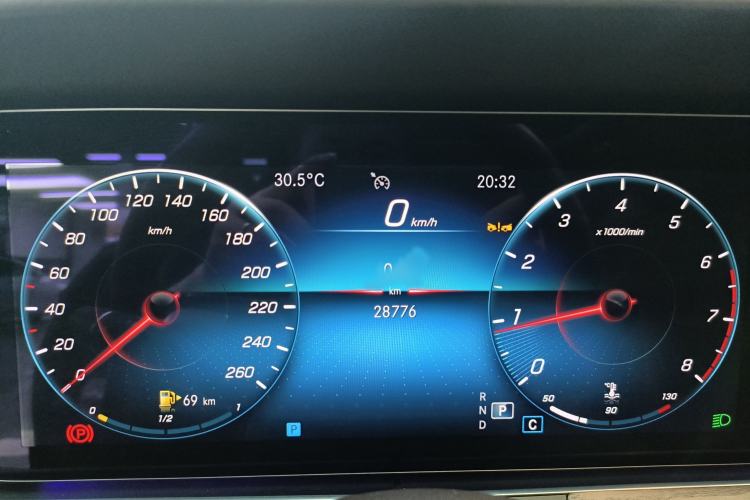 Used Mercedes-Benz E-Class 2023 Updated E 300 L Fashion Edition Instrument Cluster