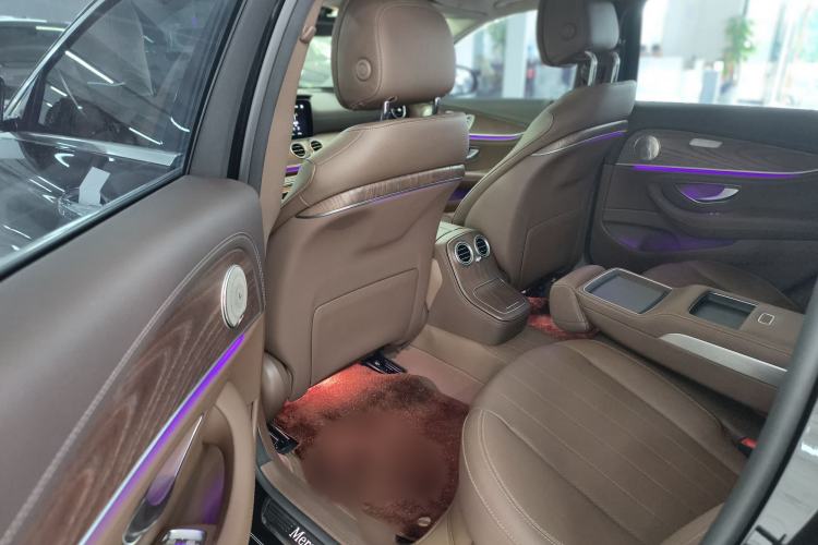 Used Mercedes-Benz E-Class 2023 Updated E 300 L Fashion Edition Interior 1