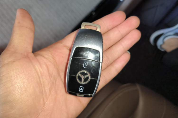 Used Mercedes-Benz E-Class 2023 Updated E 300 L Fashion Edition Interior 1