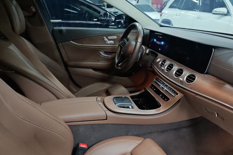 Used Mercedes-Benz E-Class 2023 E 260 L 4MATIC Interior 1