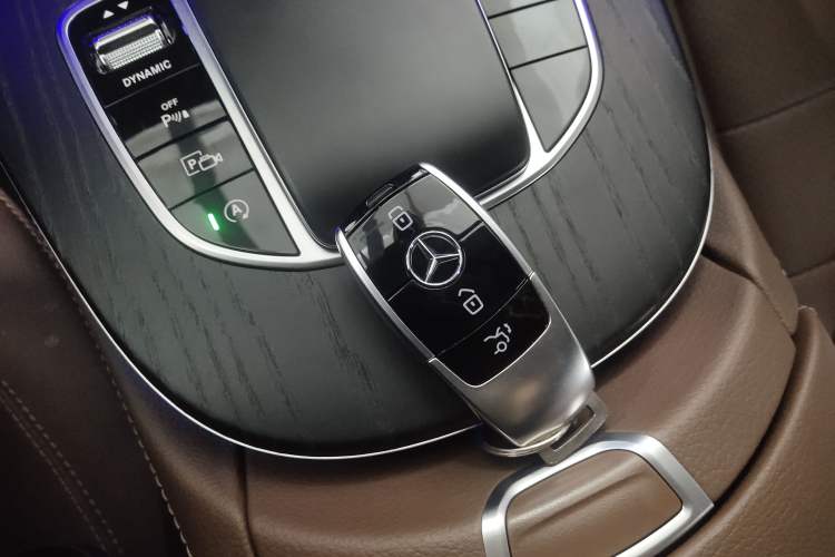 Used Mercedes-Benz E-Class 2023 E 300 L Sporty and Stylish Model Interior 1