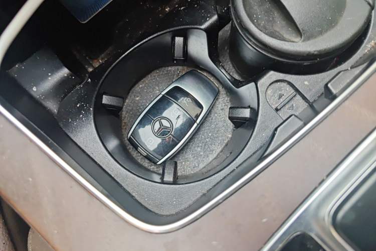 Used Mercedes-Benz E-Class 2023 E 260 L Interior 1