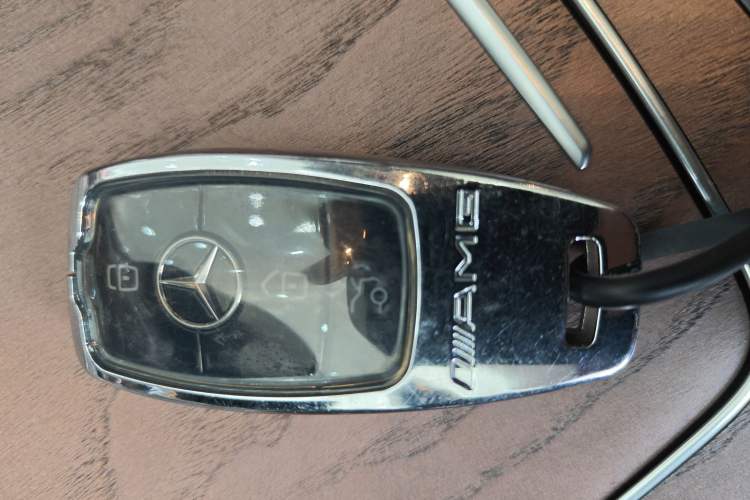 Used Mercedes-Benz E-Class 2023 Updated E 300 L Luxury Edition Interior 1