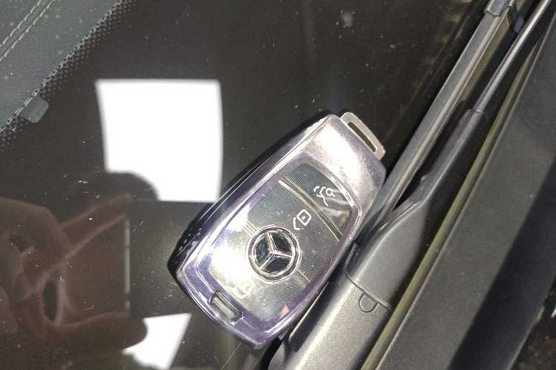 Used Mercedes-Benz E-Class 2023 Facelift E 260 L Interior 1