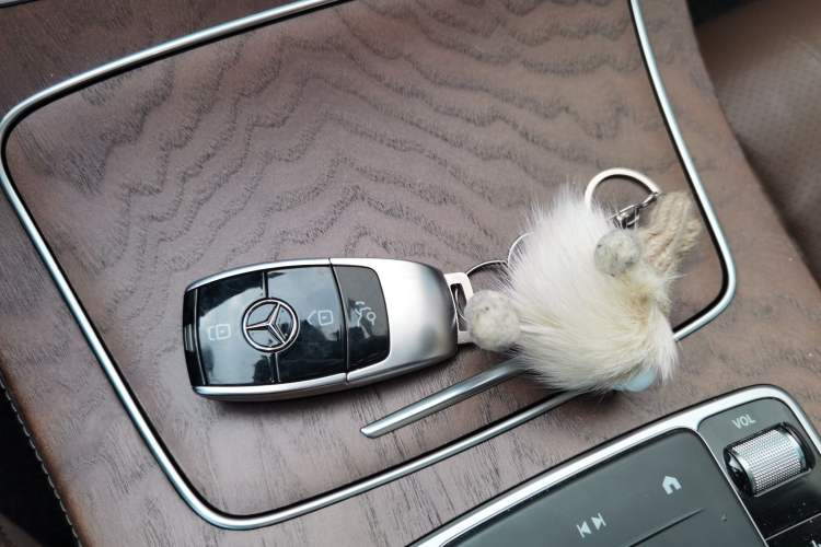 Used Mercedes-Benz E-Class 2023 Updated E 300 L Fashion Edition Interior 1