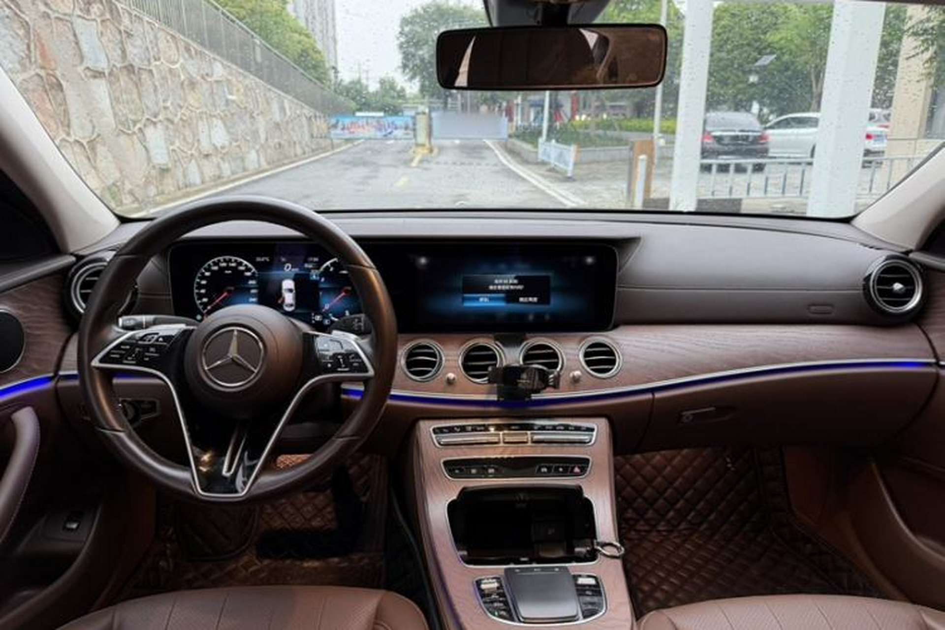 Used Mercedes-Benz E-Class 2023 Updated E 300 L Fashion Edition Interior 1