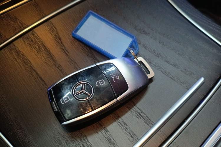Used Mercedes-Benz E-Class 2023 Restyled E 300 L Sport Luxury Edition Interior 1