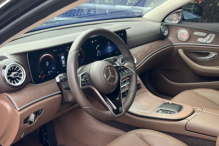 Used Mercedes-Benz E-Class 2023 Updated E 300 L Luxury Edition Interior 1