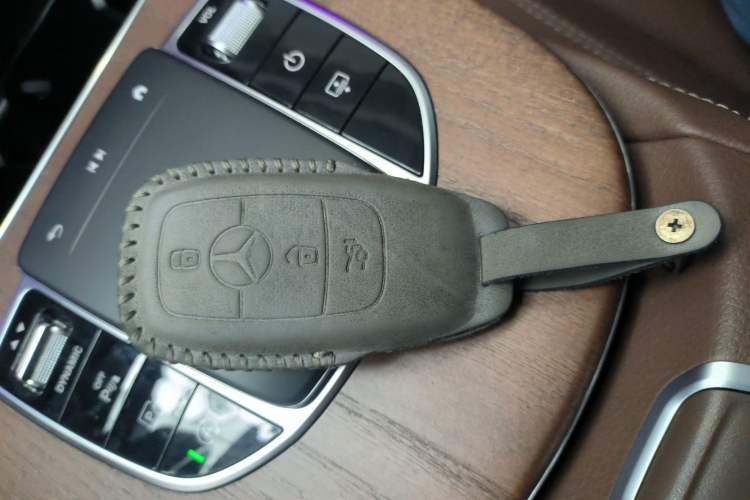 Used Mercedes-Benz E-Class 2023 Updated E 300 L Luxury Edition Interior 1
