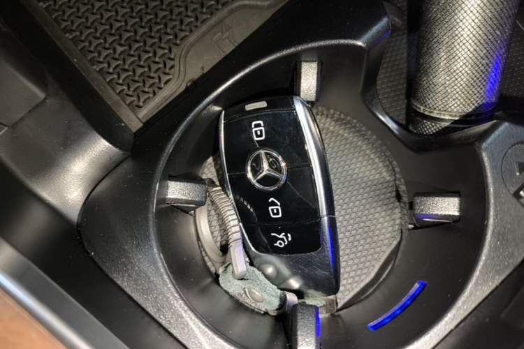Used Mercedes-Benz E-Class 2023 Updated E 300 L Luxury Edition Interior 1