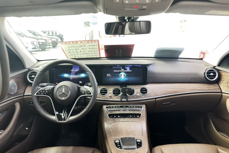Used Mercedes-Benz E-Class 2023 Updated E 300 L Fashion Edition Interior 1