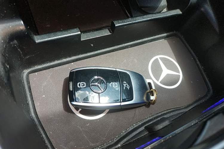Used Mercedes-Benz E-Class 2023 E 260 L Interior 1