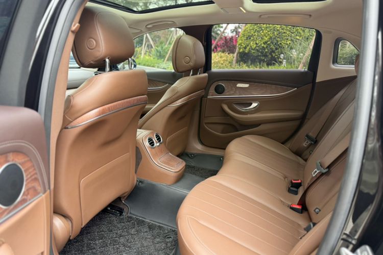 Used Mercedes-Benz E-Class 2023 E 300 L Stylish Model Interior 1