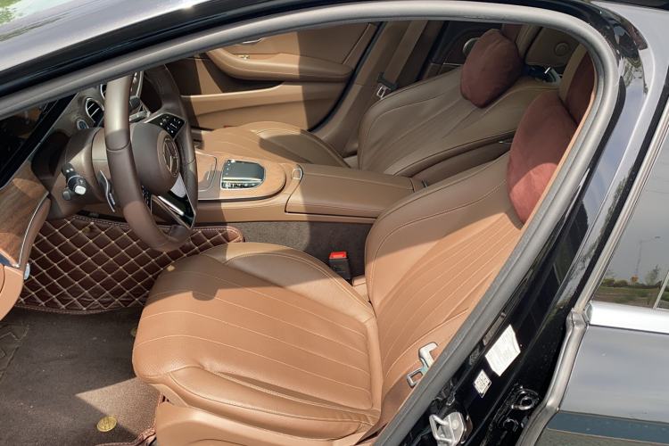 Used Mercedes-Benz E-Class 2023 Updated E 300 L Fashion Edition Interior 1