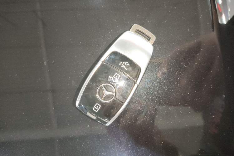 Used Mercedes-Benz E-Class 2023 Updated E 300 L Fashion Edition Interior 1