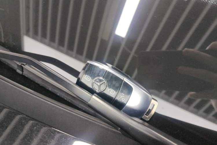 Used Mercedes-Benz E-Class 2023 Updated E 300 L Luxury Edition Interior 1