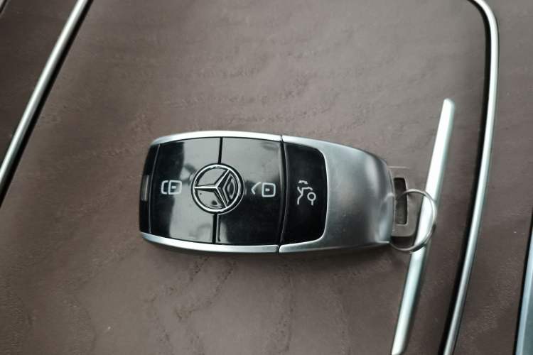 Used Mercedes-Benz E-Class 2023 E 260 L 4MATIC Interior 1