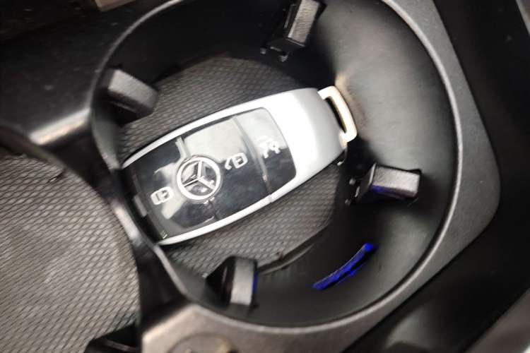 Used Mercedes-Benz E-Class 2023 E 260 L Interior 1