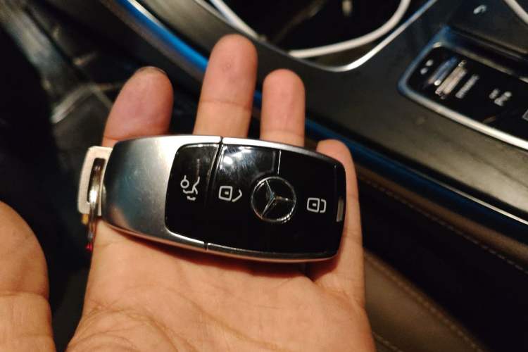 Used Mercedes-Benz E-Class 2023 E 300 L Luxury Model Interior 1
