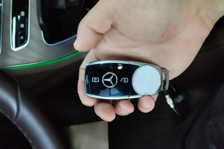 Used Mercedes-Benz E-Class 2023 Facelift E 260 L Interior 1