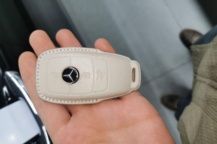 Used Mercedes-Benz E-Class 2023 Facelift E 260 L Interior 1