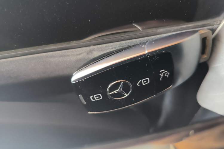Used Mercedes-Benz E-Class 2023 Updated E 300 L Luxury Edition Interior 1