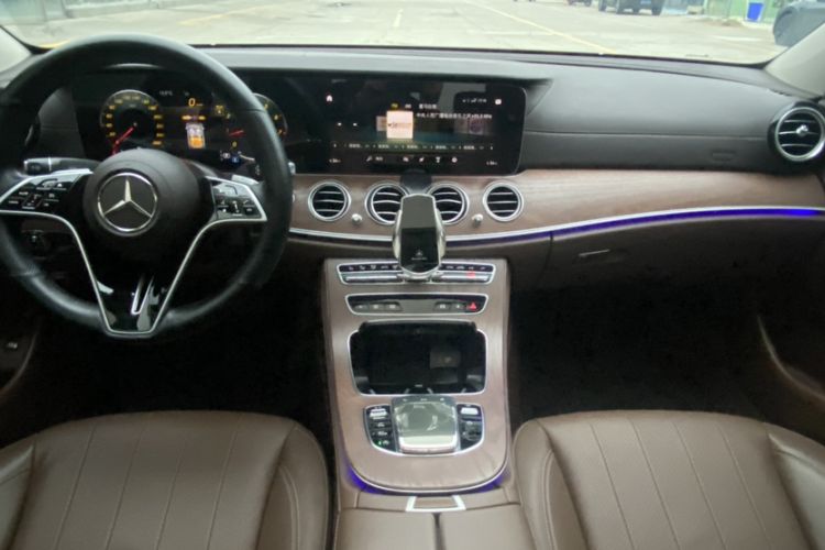 Used Mercedes-Benz E-Class 2023 Updated E 300 L Fashion Edition Interior 1