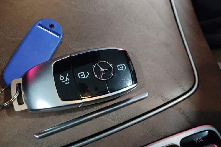 Used Mercedes-Benz E-Class 2023 E 300 L Luxury Model Interior 1