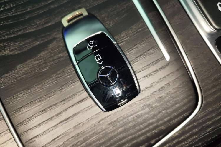Used Mercedes-Benz E-Class 2023 E 300 L Luxury Model Interior 1