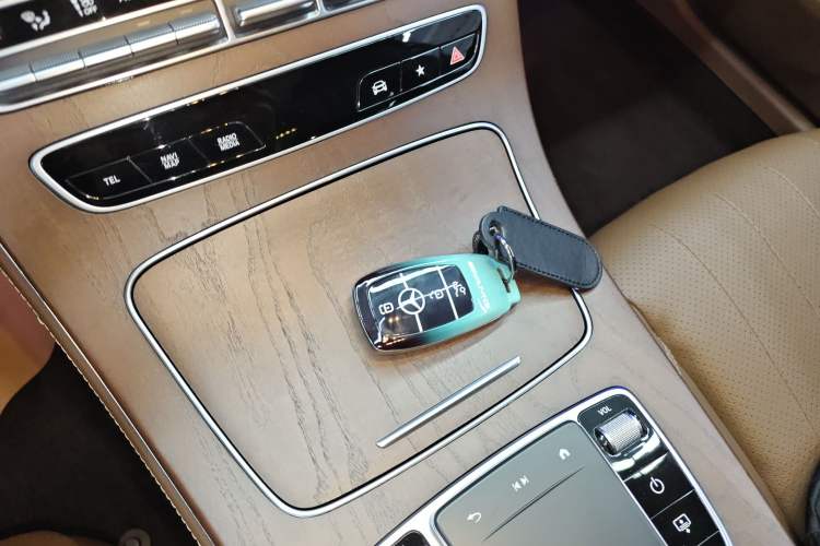 Used Mercedes-Benz E-Class 2023 E 300 L Luxury Model Interior 1