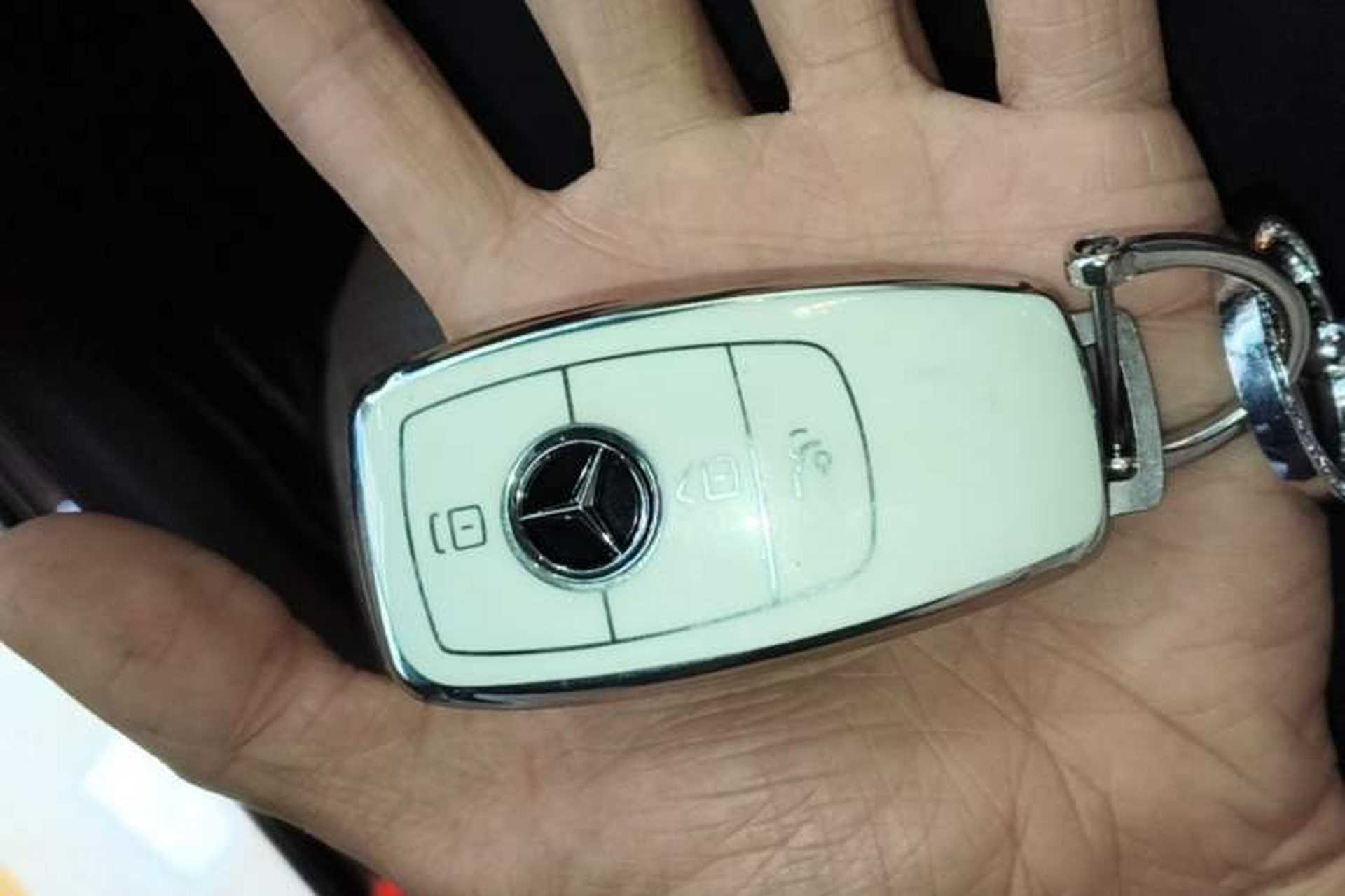 Used Mercedes-Benz E-Class 2023 Updated E 300 L Fashion Edition Interior 1