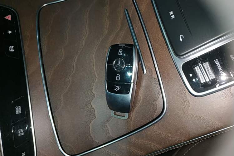 Used Mercedes-Benz E-Class 2023 E 300 L Luxury Model Interior 1