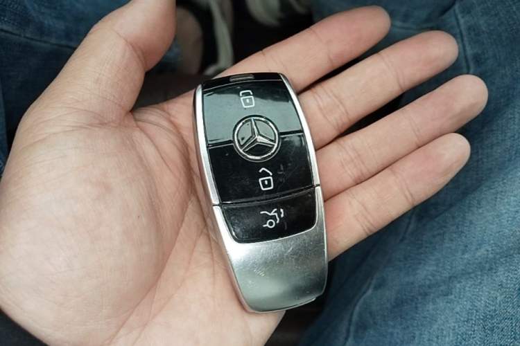 Used Mercedes-Benz E-Class 2023 Facelift E 260 L Interior 1