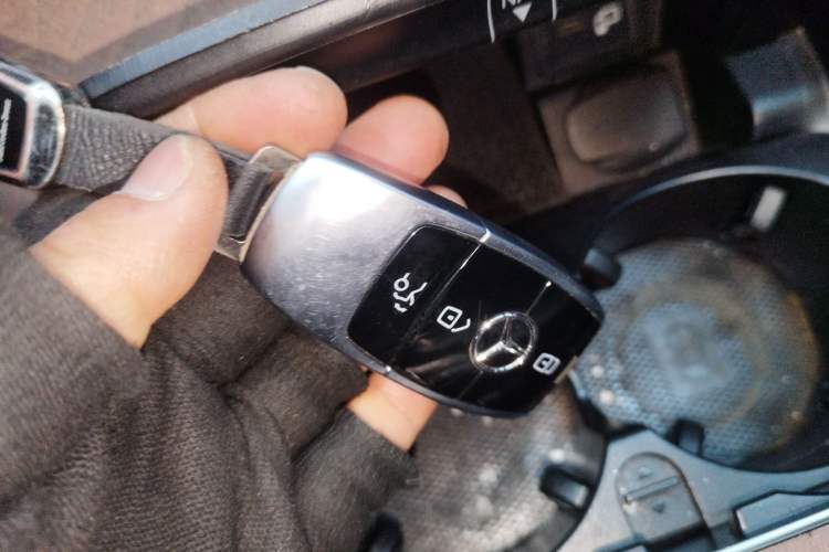 Used Mercedes-Benz E-Class 2023 Updated E 300 L Fashion Edition Interior 1