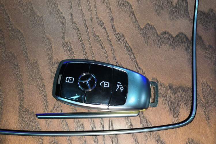 Used Mercedes-Benz E-Class 2023 Updated E 300 L Fashion Edition Interior 1