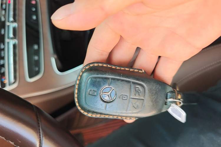 Used Mercedes-Benz E-Class 2023 Updated E 300 L Luxury Edition Interior 1