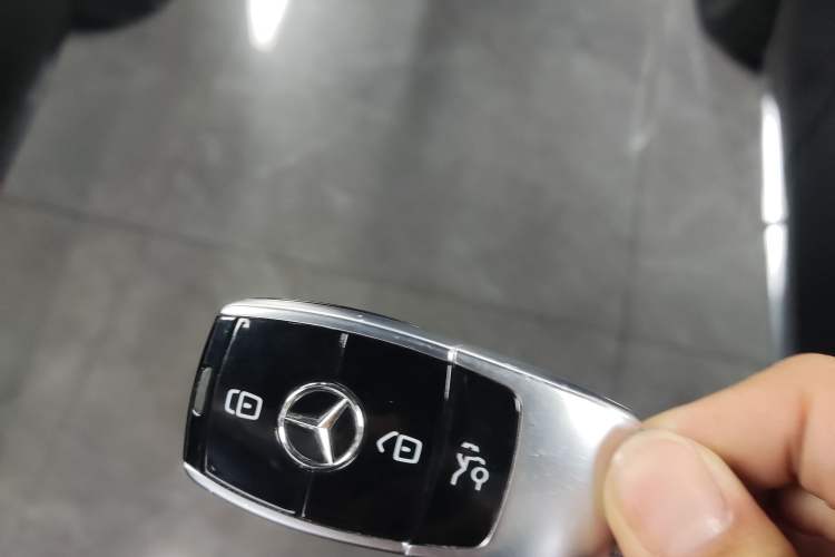 Used Mercedes-Benz E-Class 2023 Updated E 300 L Fashion Edition Interior 1