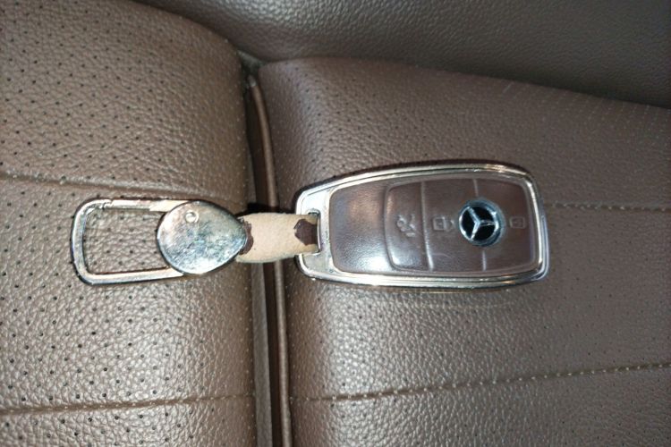 Used Mercedes-Benz E-Class 2023 Facelift E 260 L Interior 1