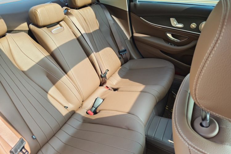Used Mercedes-Benz E-Class 2023 E 300 L Luxury Model Interior 10